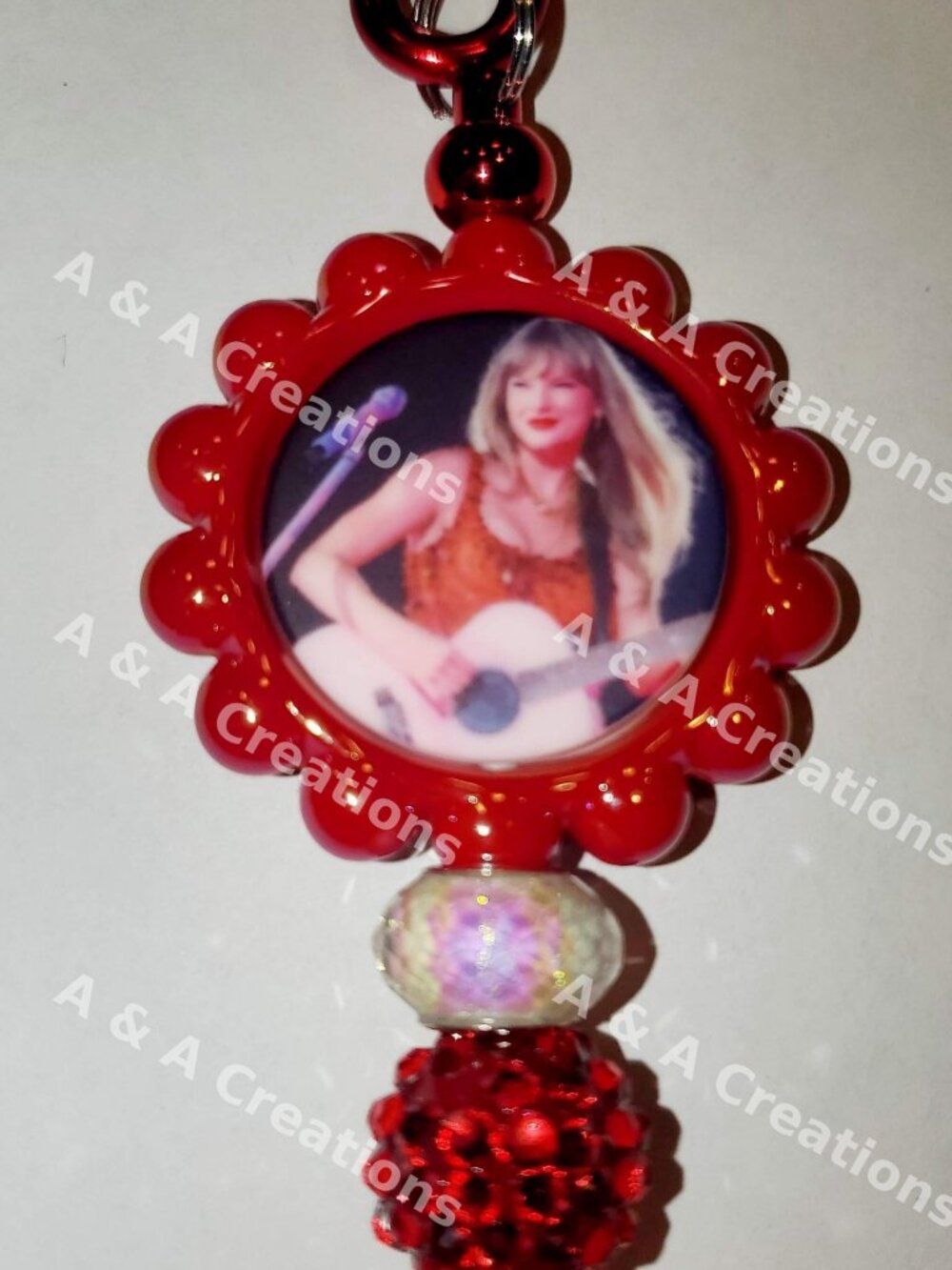 TAYLOR SWIFT - KEYCHAIN